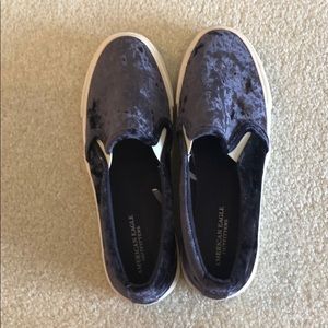 American Eagle velvet slip on shoes
